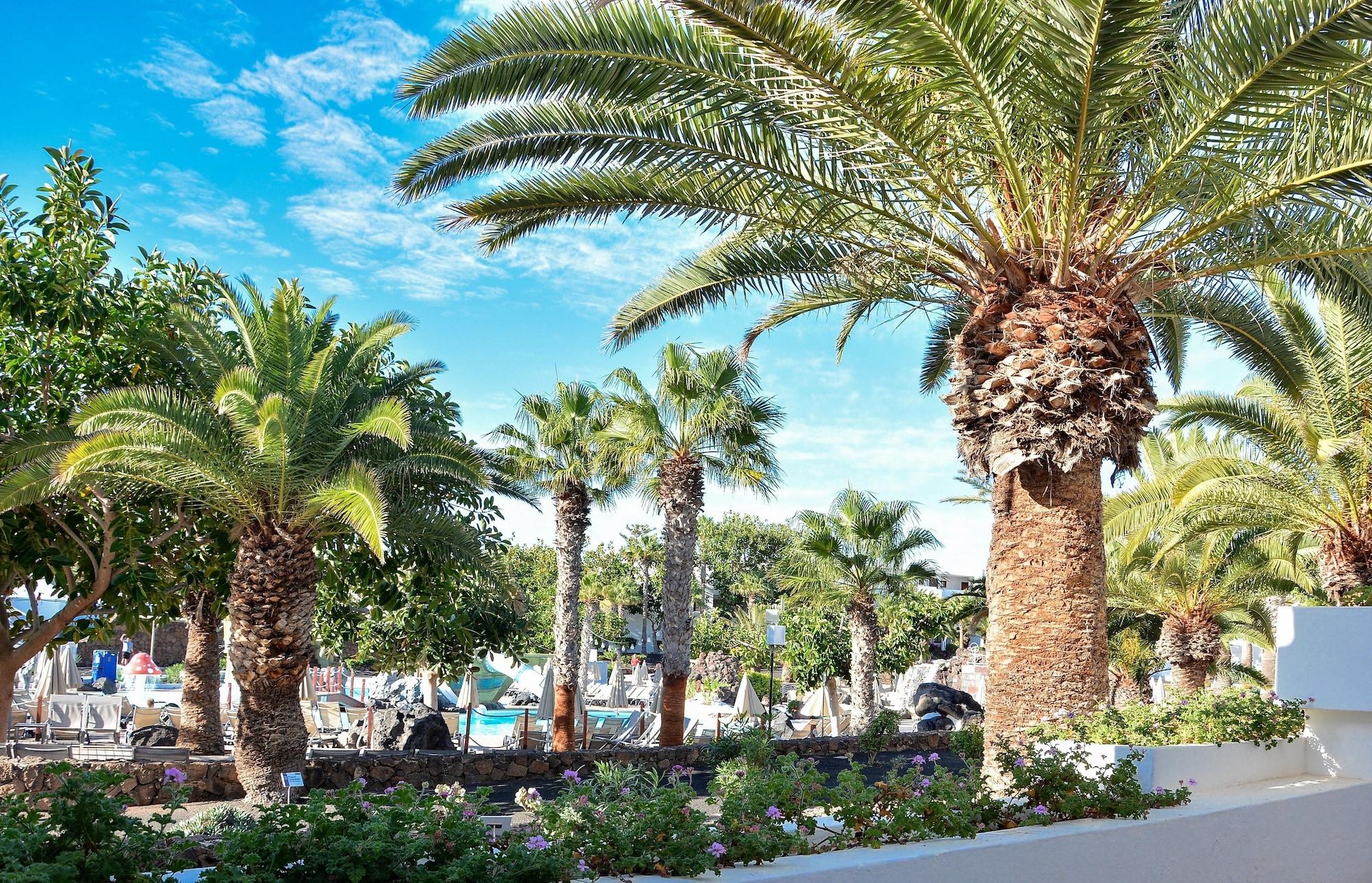 H10 Suites Lanzarote Gardens Коста Тегисе Екстериор снимка