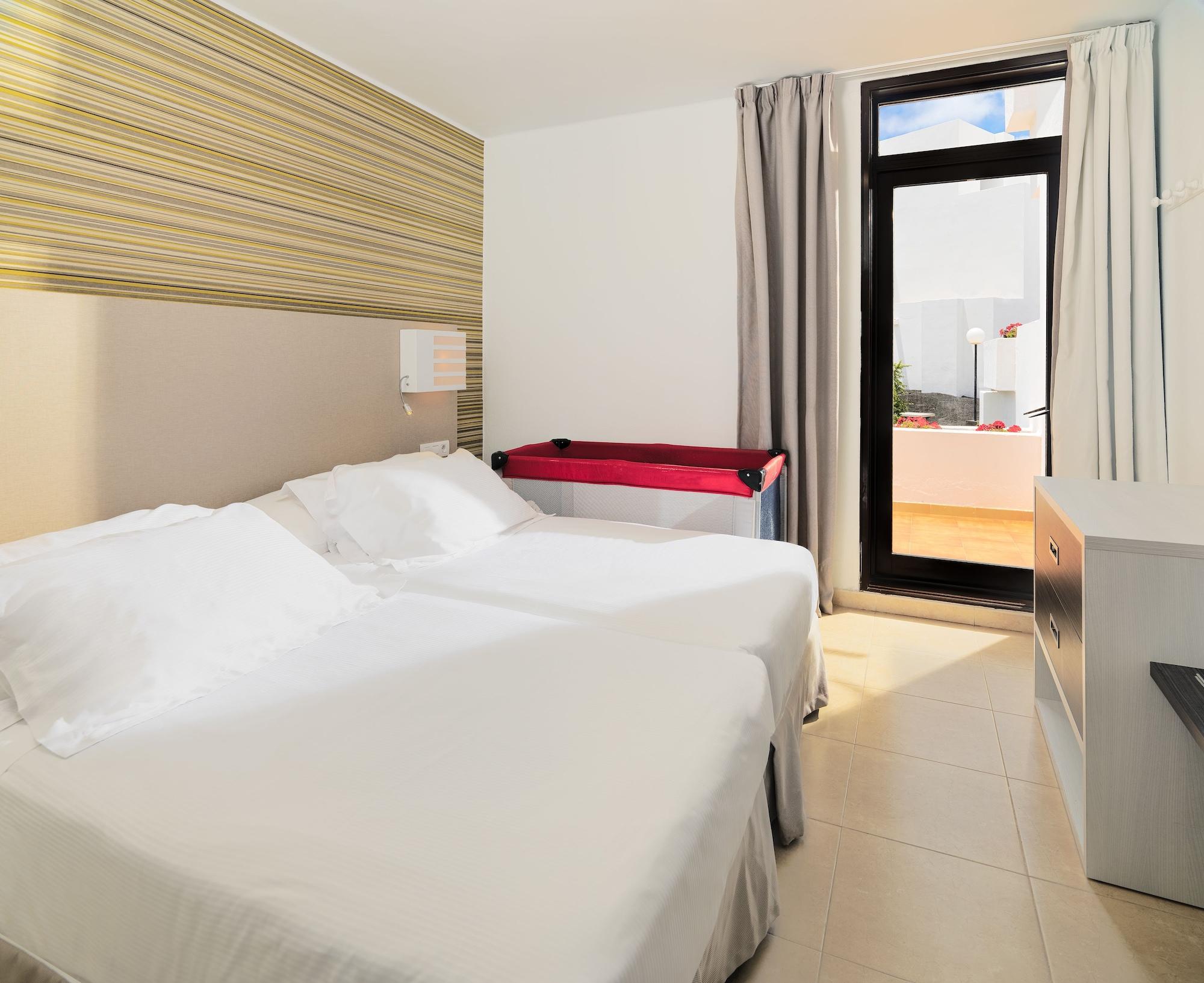 H10 Suites Lanzarote Gardens Коста Тегисе Екстериор снимка