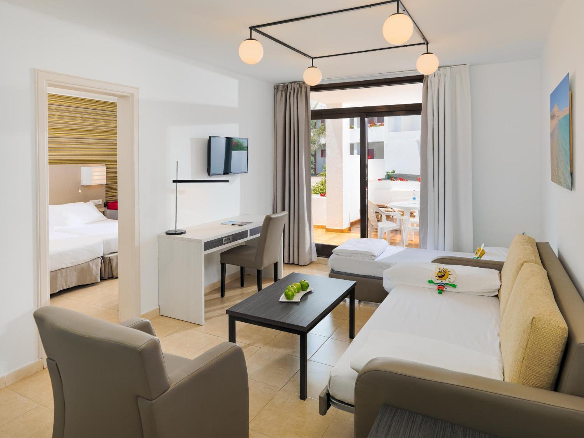 H10 Suites Lanzarote Gardens Коста Тегисе Екстериор снимка